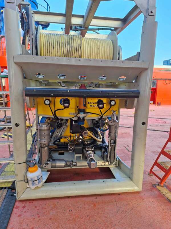 Buque Clara Campoamor en aguas de Castellón para vigilar el petrolero hundido Woodford