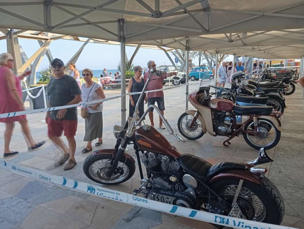 exposicion coches clasicos vinaros