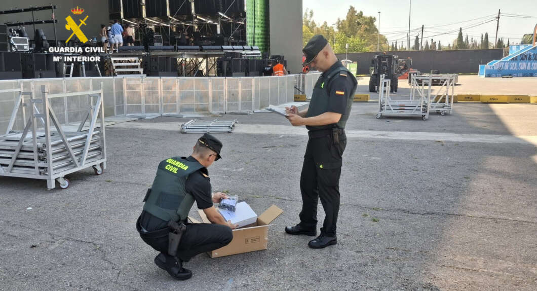 La Guardia Civil refuerza el control de material pirotécnico en eventos multitudinarios de Castellón