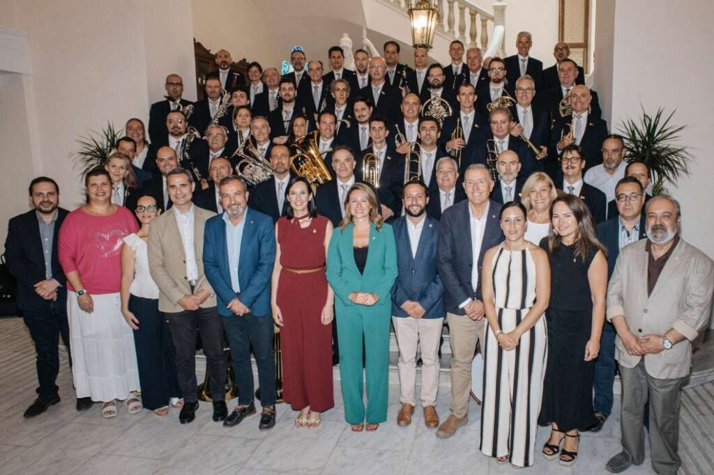 El Ayuntamiento de Csatellón rinde homenaje a la Banda Municipal en su centenario 010725