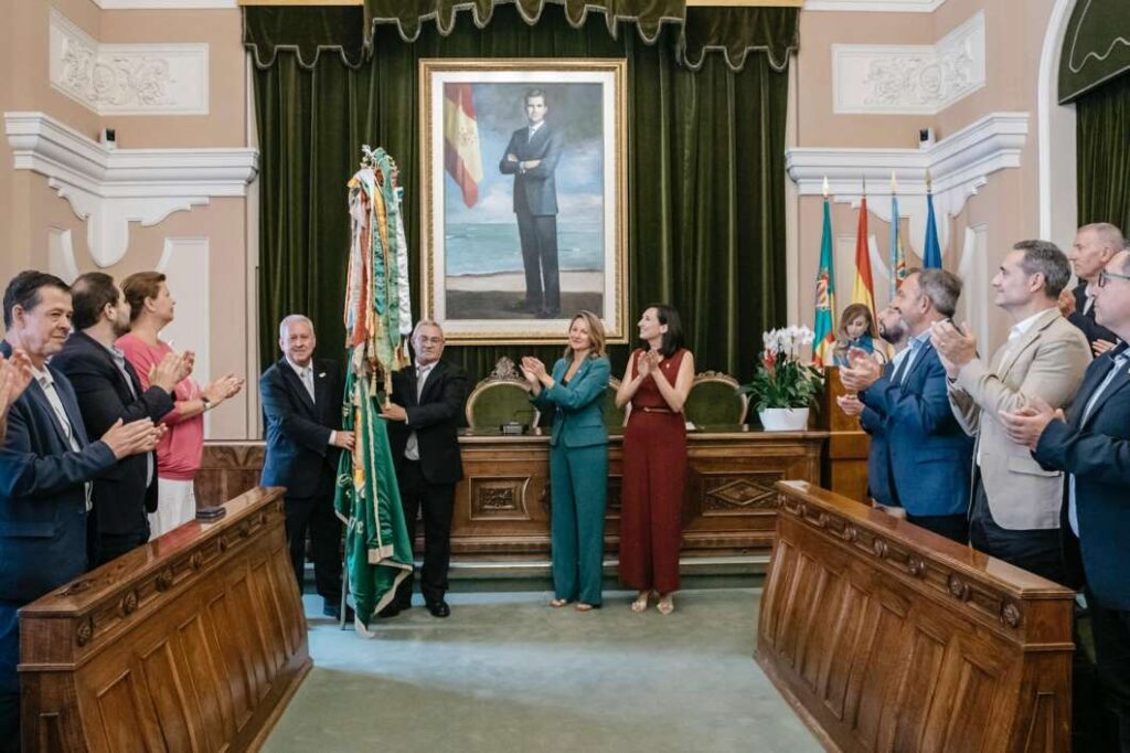 El Ayuntamiento de Csatellón rinde homenaje a la Banda Municipal en su centenario 010725