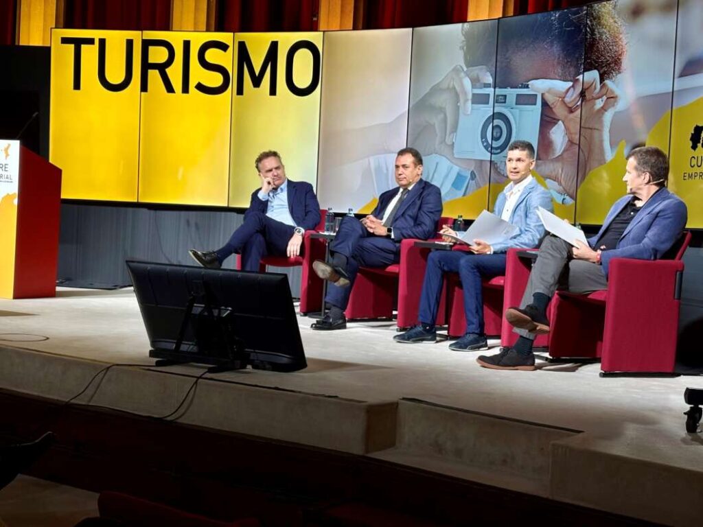 mesa turismo_cumbre empresarial