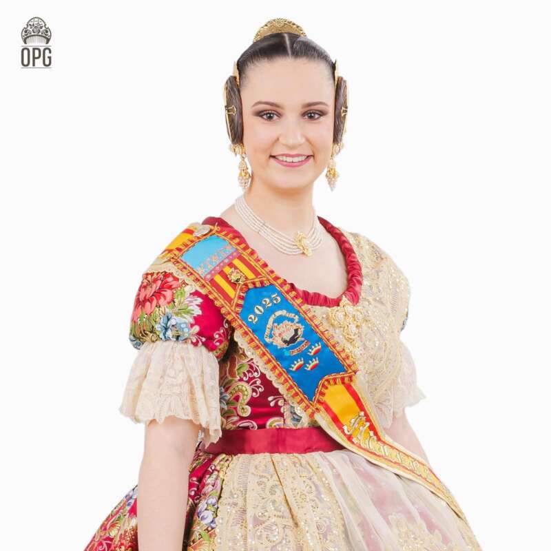 Set candidates opten a ser les Reines Falleres de Burriana 2026