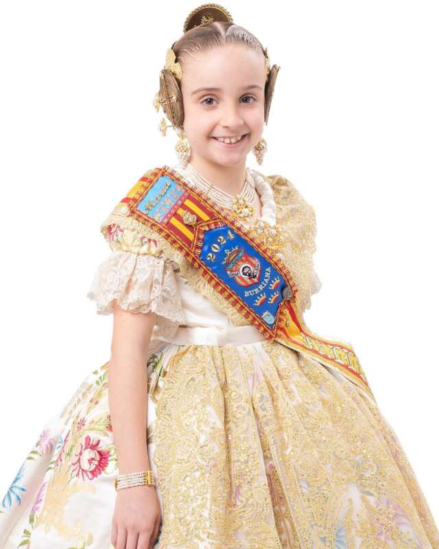 Set candidates opten a ser les Reines Falleres de Burriana 2026