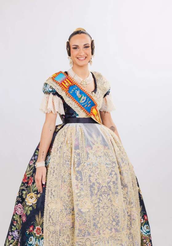 Set candidates opten a ser les Reines Falleres de Burriana 2026