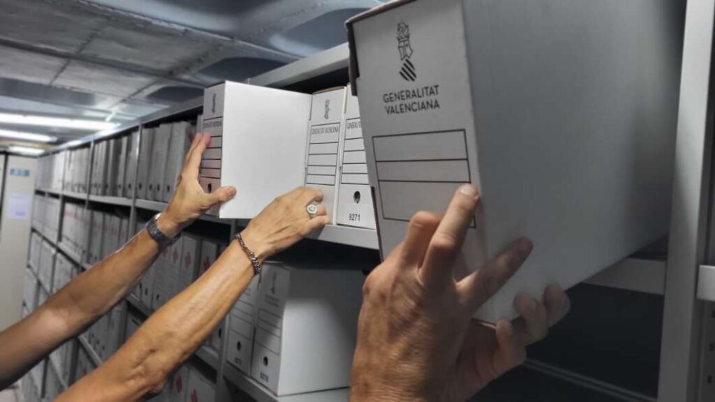 Traslado de documentos a la nueva sede del Archivo Histórico Provincial de Castellón