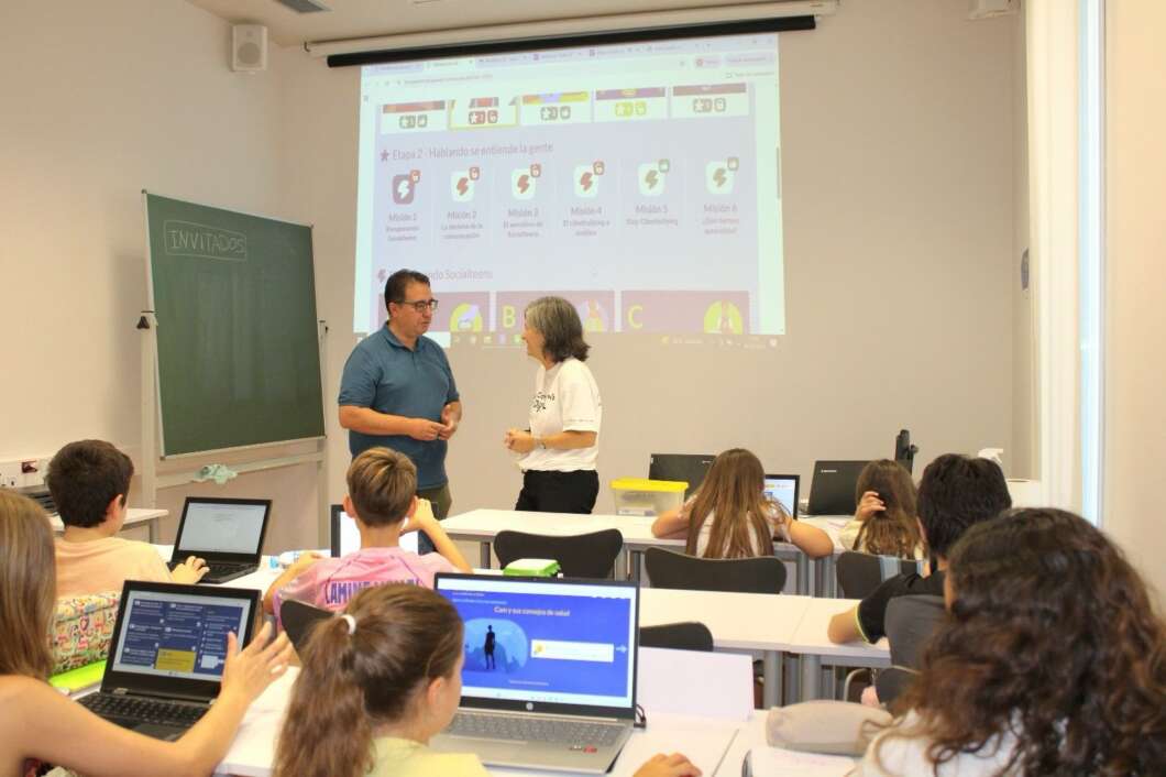 Campamento Digital organizado por Fundación Cibervoluntarios en el Menador Castellón 2025