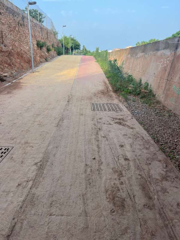 PSOE: El carril bici del Riu Sec, en estat deplorable un mes després de la inauguració