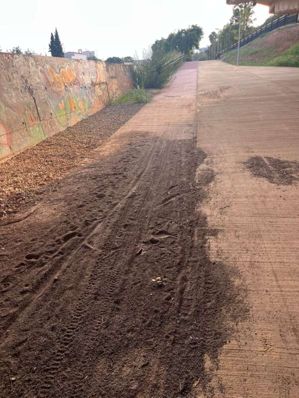 PSOE: El carril bici del Riu Sec, en estat deplorable un mes després de la inauguració