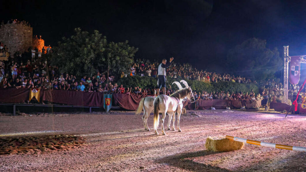 El Castillo de las 300 Torres brilla con la magia de ‘Onda Medieval’