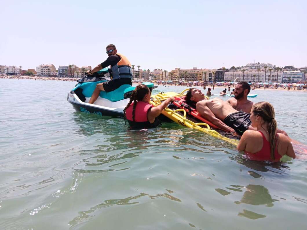 Peñíscola cierra julio con 249 asistencias en sus playas