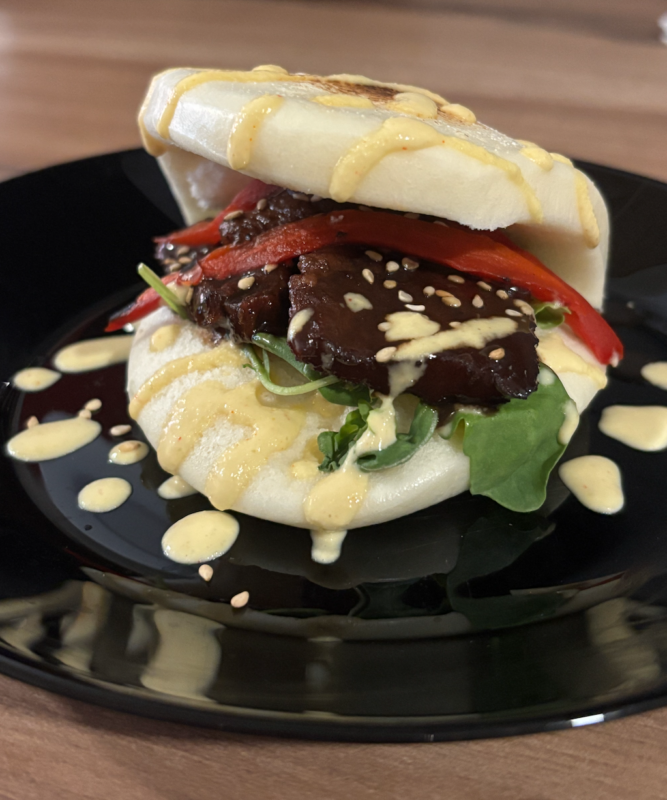 Un bao de porc a l'estil mediterrani conquista la Ruta de la Tapa de Burriana