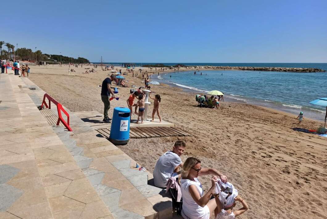 Los lavapieés de las playas del Fortí y Fora Forat no funcionan por una averia en la estación de bombeo