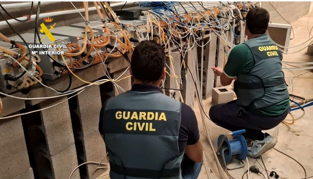 La Guardia Civil desmantela una granja ilegal de criptomonedas en L’Alcora