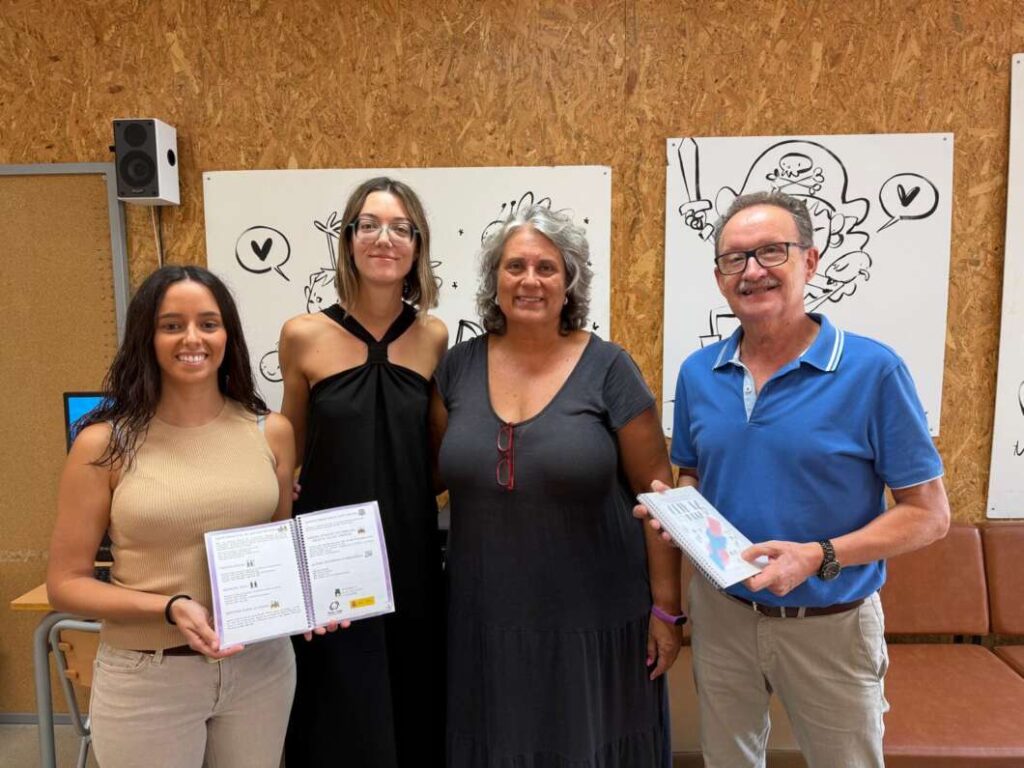 Alcalà-Alcossebre reparteix 1.300 agendes escolars amb recursos contra la violència de gènere