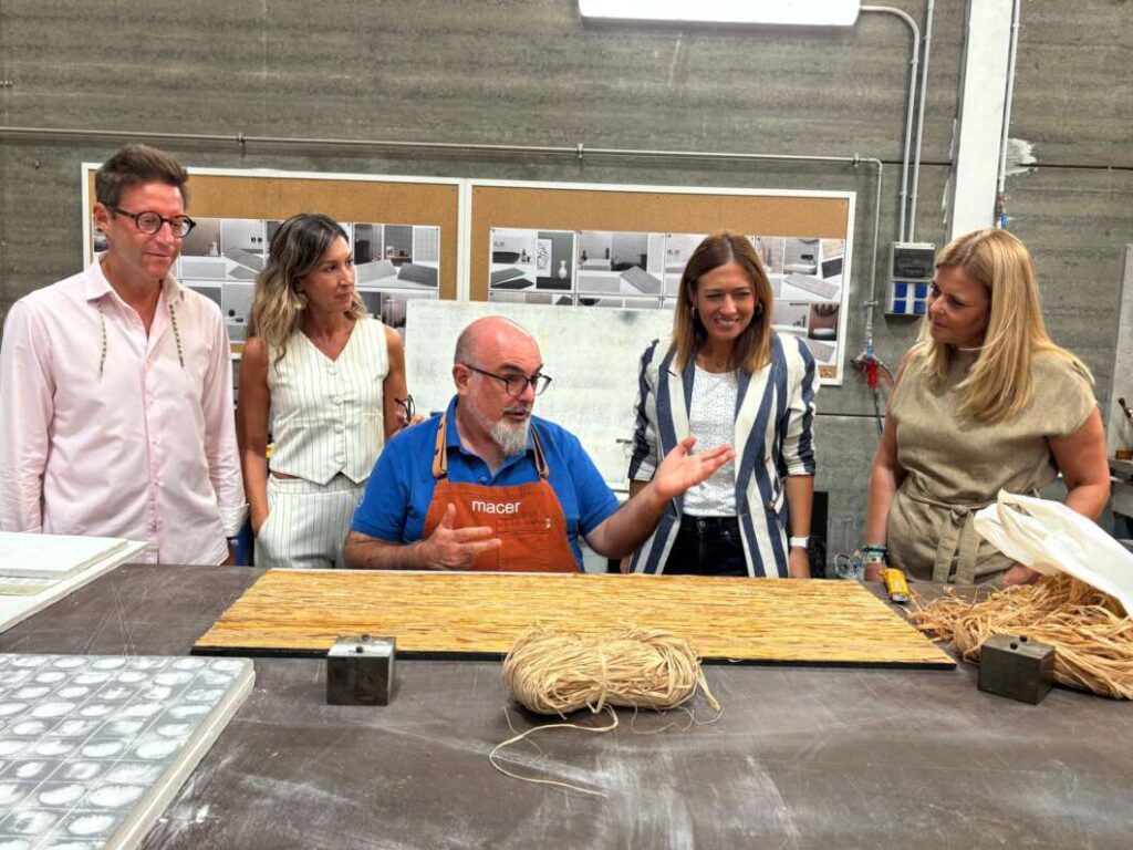 Almassora reforça el seu suport al sector ceràmic amb una visita institucional a Macer