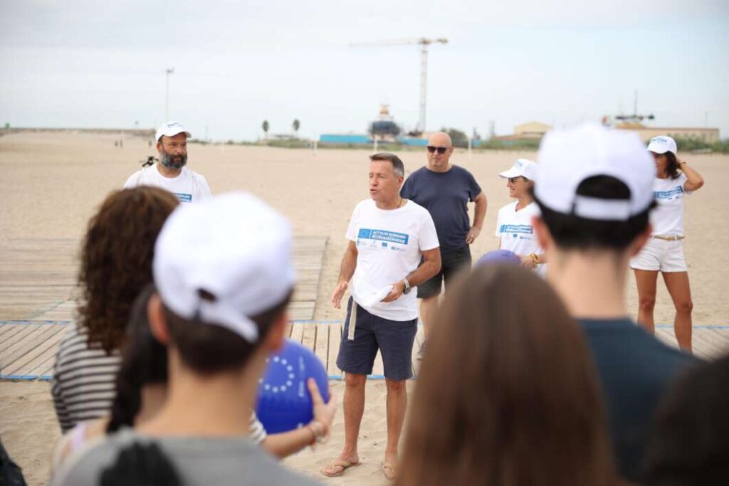 Burriana se suma un any més a la campanya europea #EUBeachCleanup