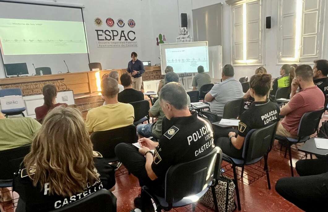 La Policía Local de Castellón se forma en accidentes con patinetes eléctricos