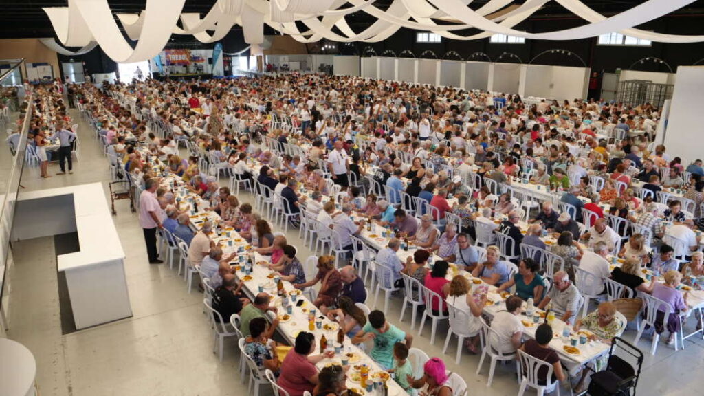 Èxit de la Festa de la Tercera Edat amb una paella monumental
