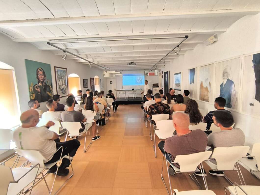 Benicarló reforça la lluita contra la delinqüència amb formació policial avançada