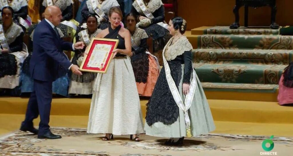 Danas ciudad. Imposición de bandas reina Clara Sanz Magdalena Castellón 2026