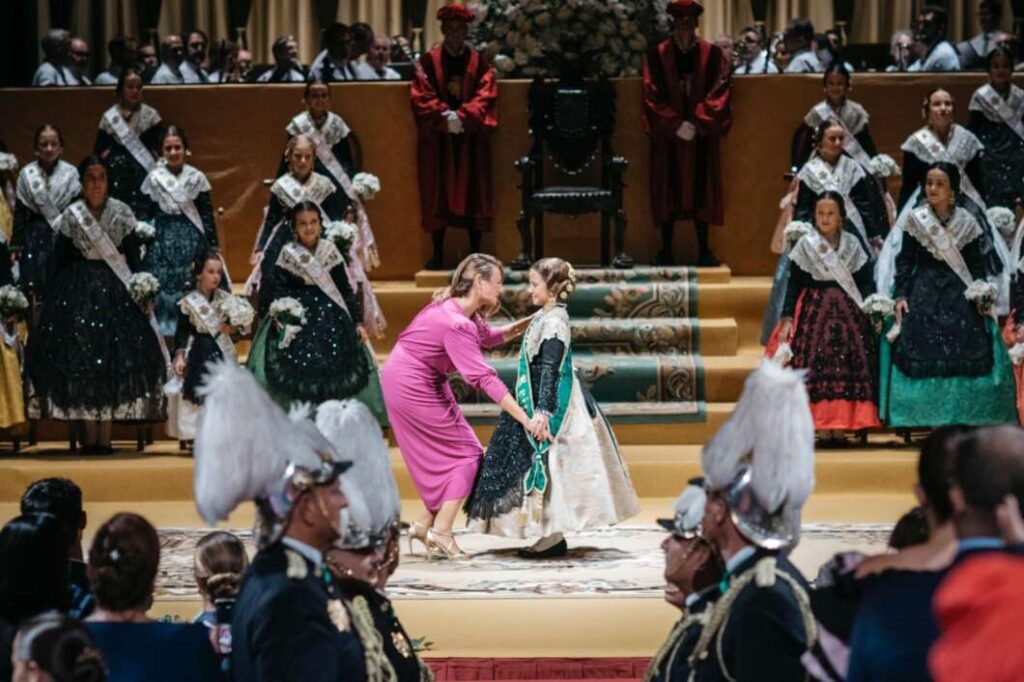 Ana colon Imposición de bandas representantes infantiles Magdalena 2026 Castellón