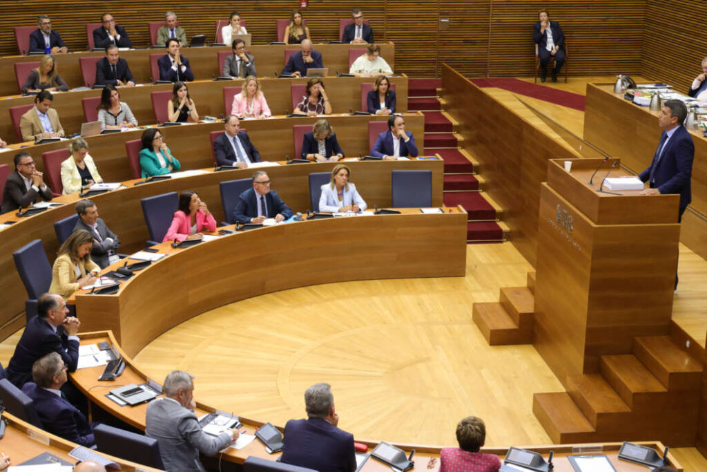 La Generalitat refuerza la identidad valenciana y la protección social con nuevas leyes y ayudas