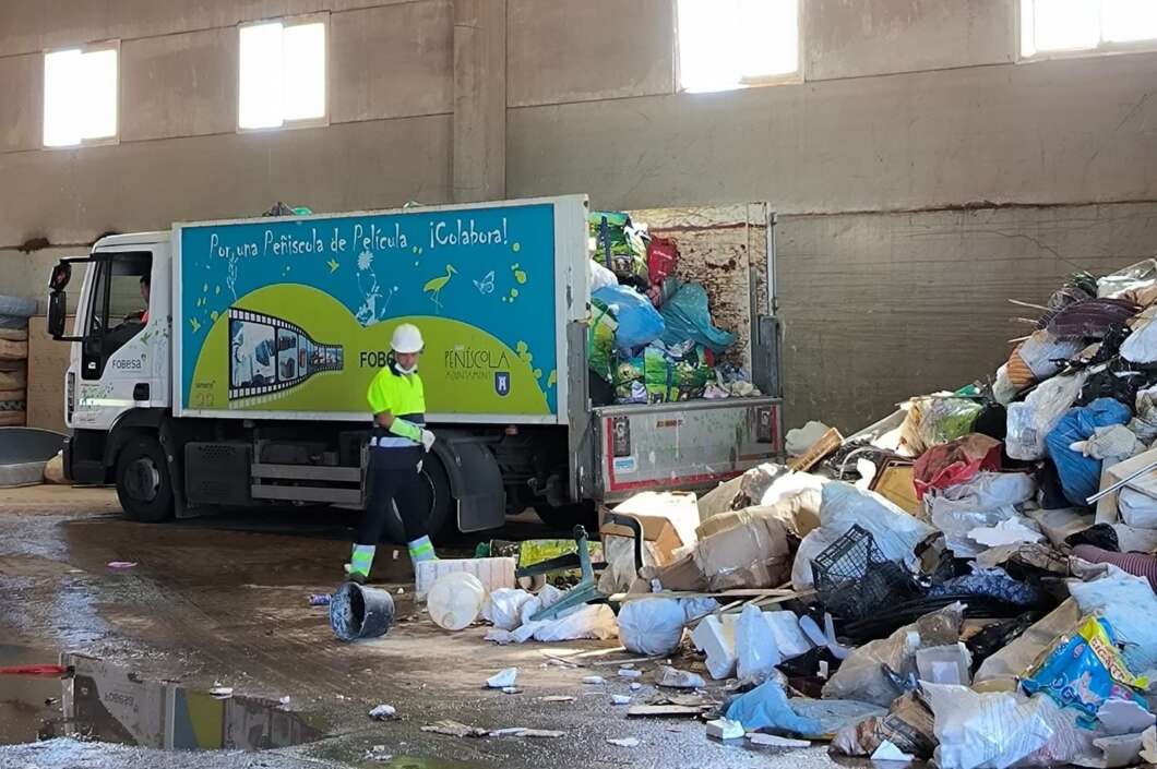 peñiscola destruye toneladas articulos top manta