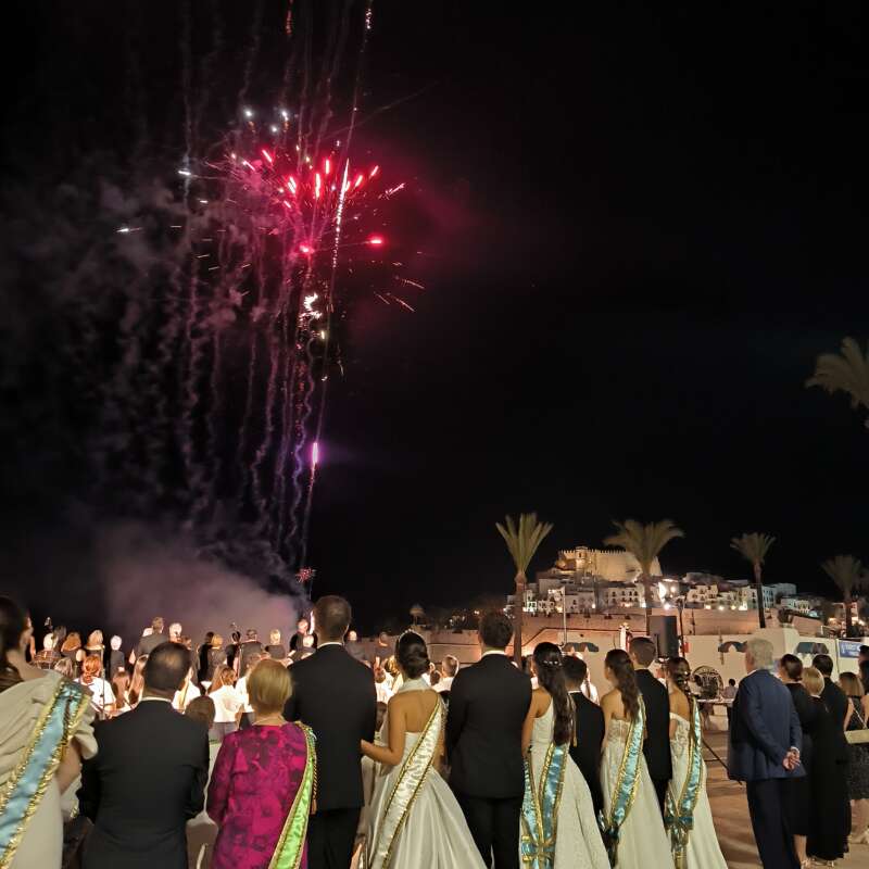 Peñíscola dice adiós a sus Fiestas Patronales con música, emoción y fuegos artificiales