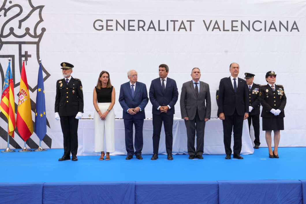 Mazón pone en valor el esfuerzo de la Policía Autonómica y promete más recursos