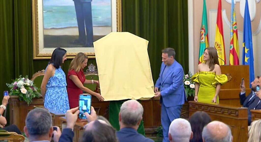 Retrato del Hijo Predilecto de Castellón Carlos Latre 2025