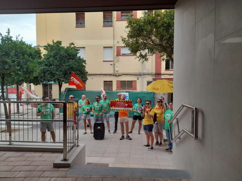 Protesta de sindicatos de educación en el inicio de curso 2025-2026
