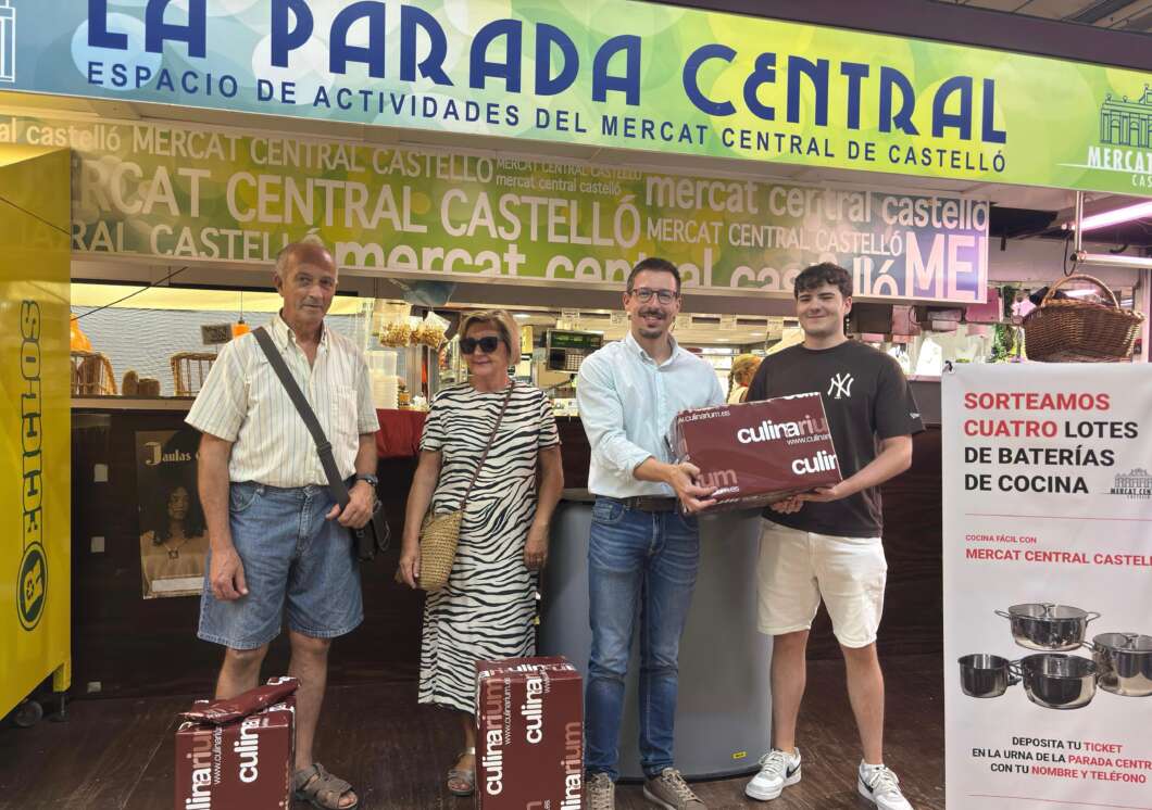Entrega de premios en el sorteo de clientes del Mercado Central de Castelló