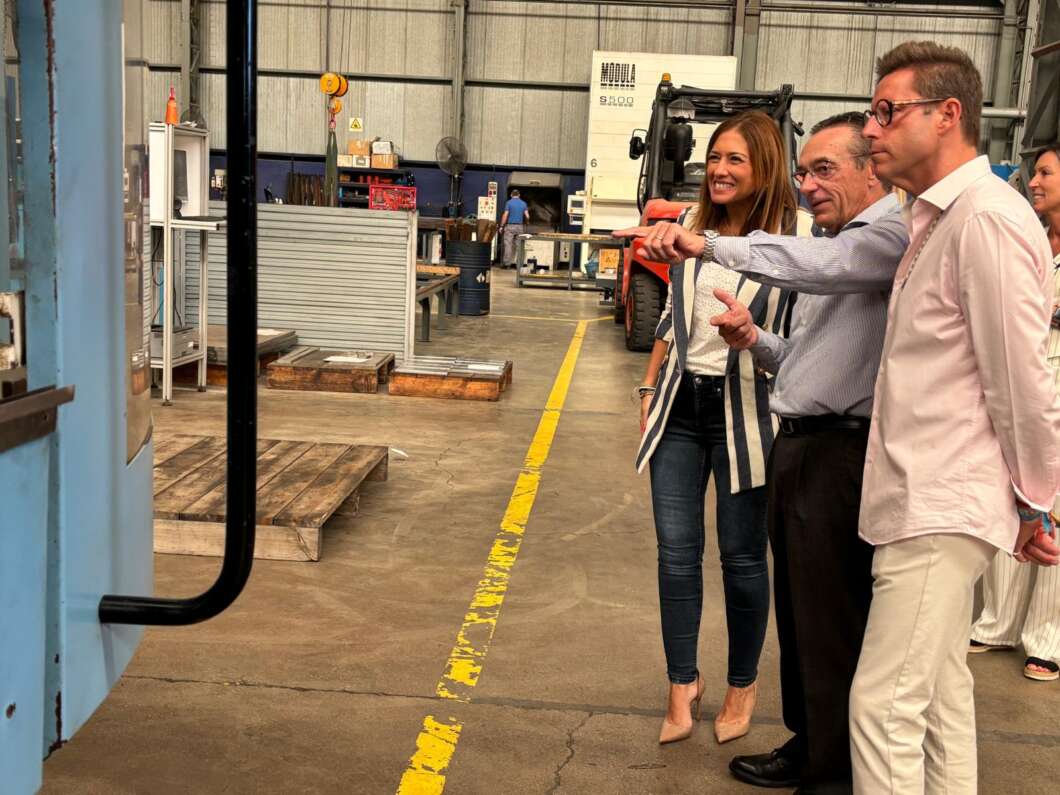 Almassora reforça el seu suport al sector ceràmic amb una visita institucional a Macer