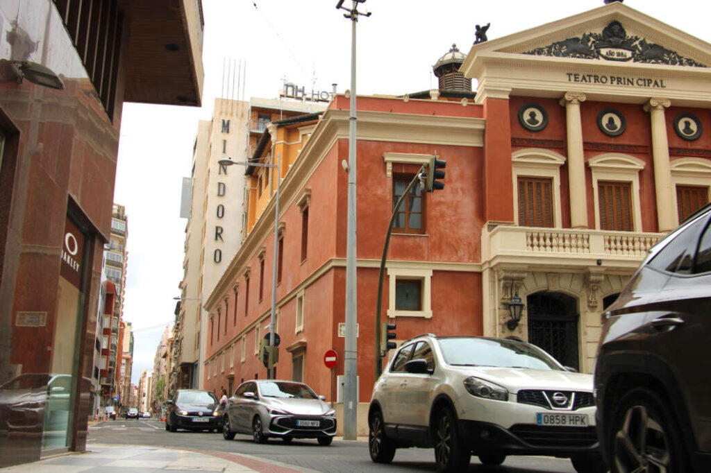 Abierta al tráfico la calle Herrero tras el asfaltado de la ZBE 2025