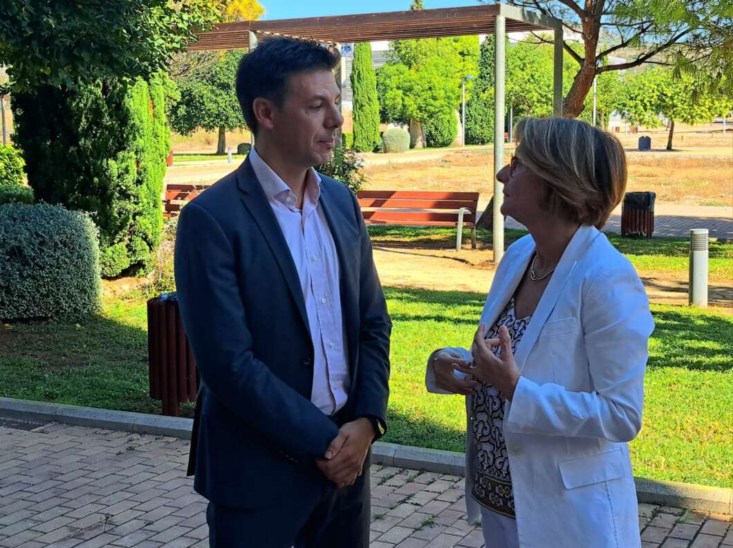 director general de Ciencia e Investigación, Rafa Sebastián, y la rectora de la UJI, Eva Alcón