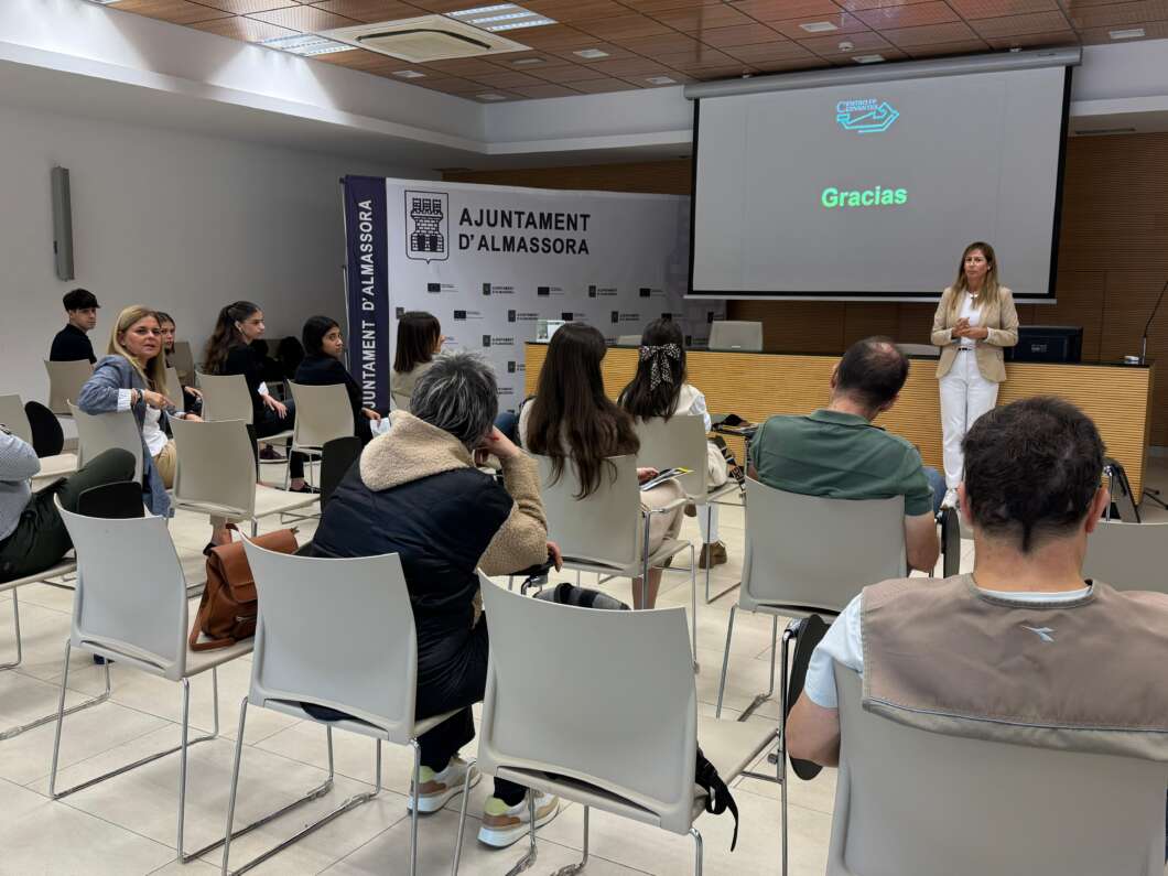 Almassora se reune con las pymes