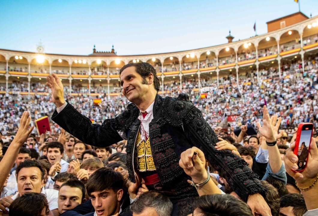 Morante eixint en Las Ventas en la passada correguda de Beneficencia