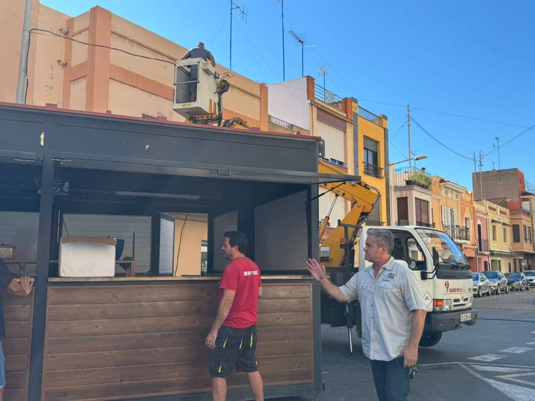 Montaje del mesón del vino en Almassora