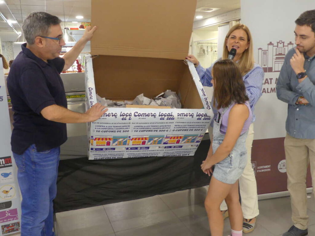 Almassora sorteja 10 vals de 300 euros per gastar en comerços locals