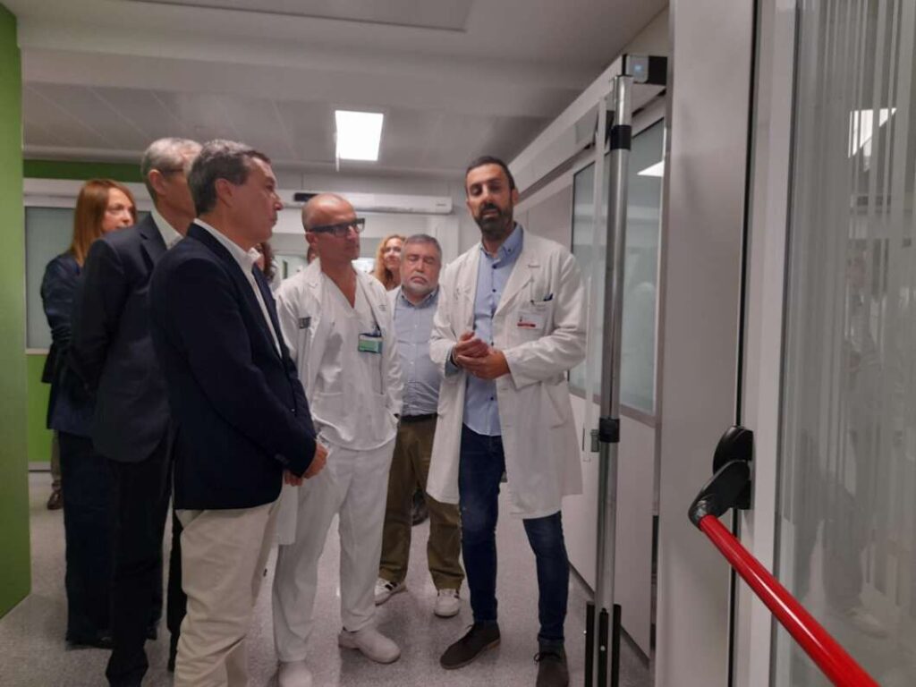 Conseller de Sanidad en visita obras de Urgencias del Hospital General de Castellón
