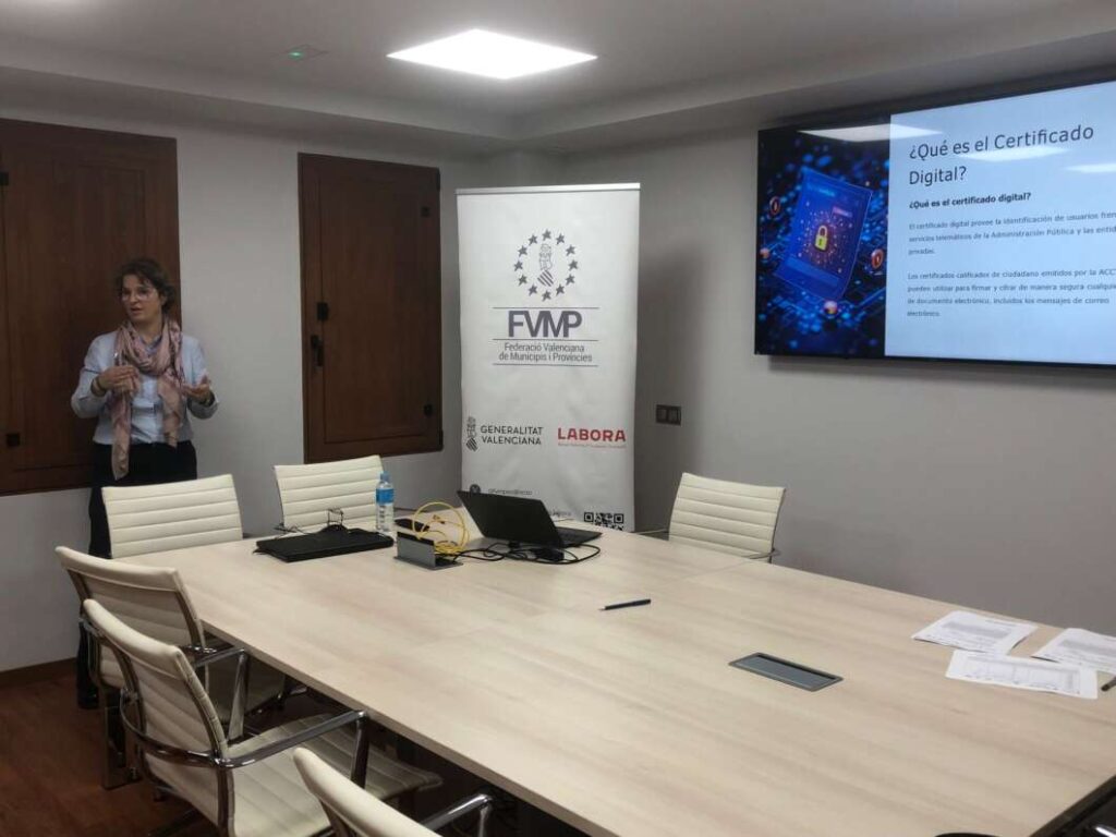 Santa Magdalena imparte un taller sobre certificado digital con apoyo de Labora