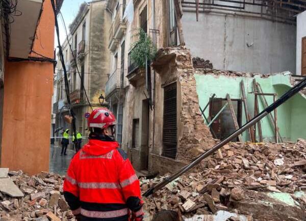 derrumbe de la fachada de Burriana 101025