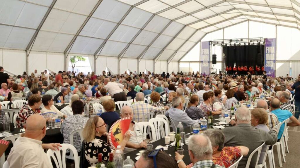 Onda rinde homenaje a sus mayores en la jornada del martes de Fira