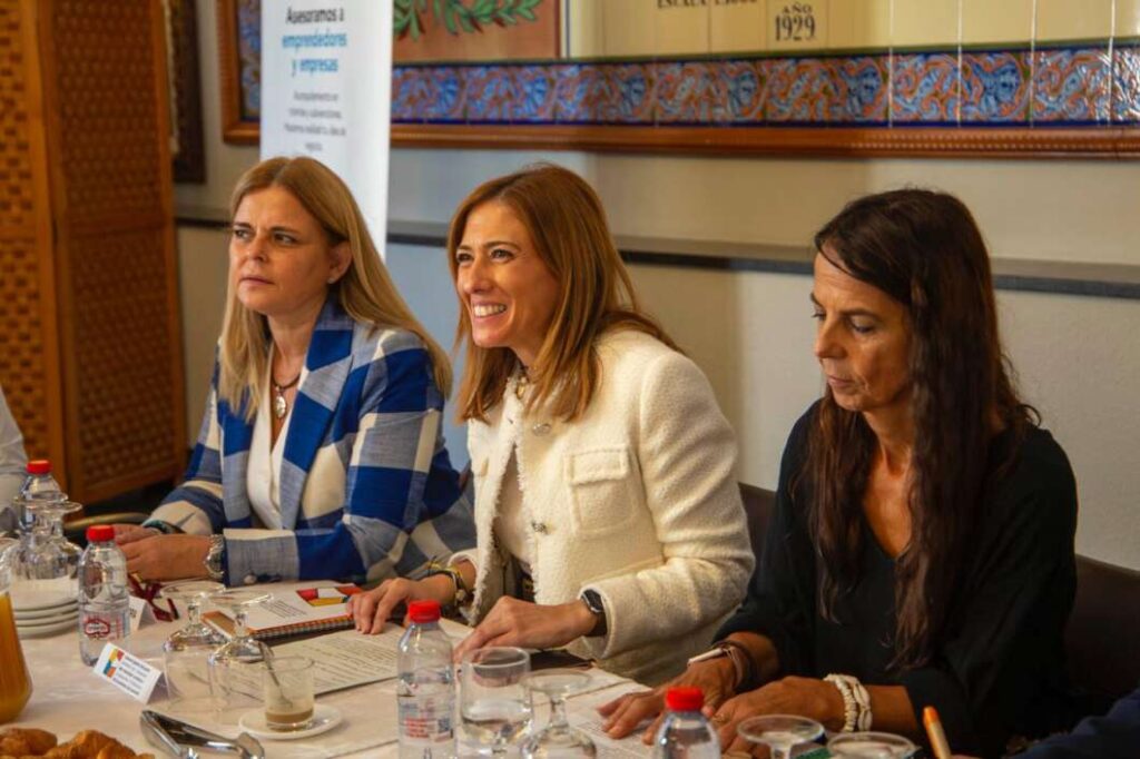 Almassora acull el Desdejuni del Pacte per l’Ocupació per a escoltar a les empreses locals