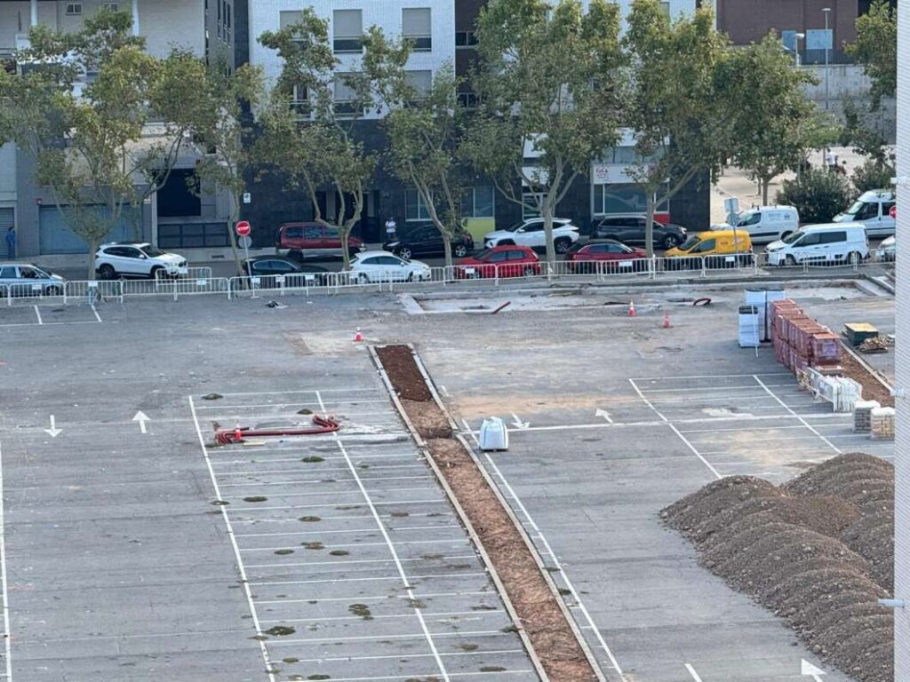 Aparcamiento del antiguo Recinto de Ferias y Mercado junto a avenida del Mar 2025