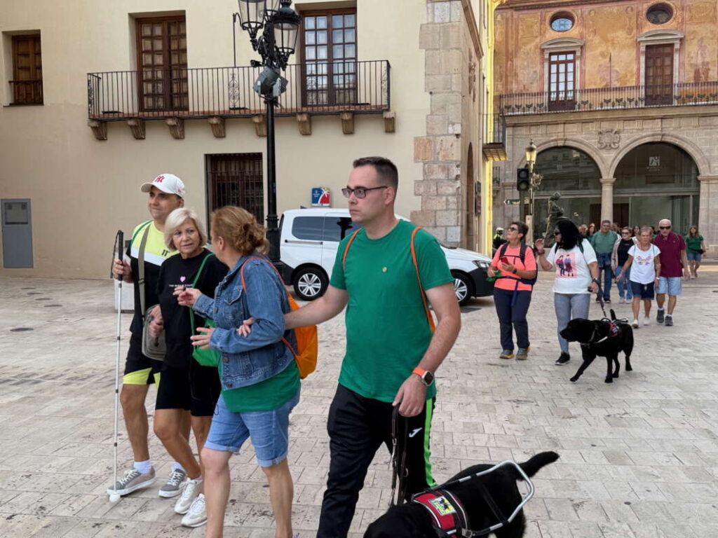 Romería Inclusiva a la Magdalena invidentes con perros guía 