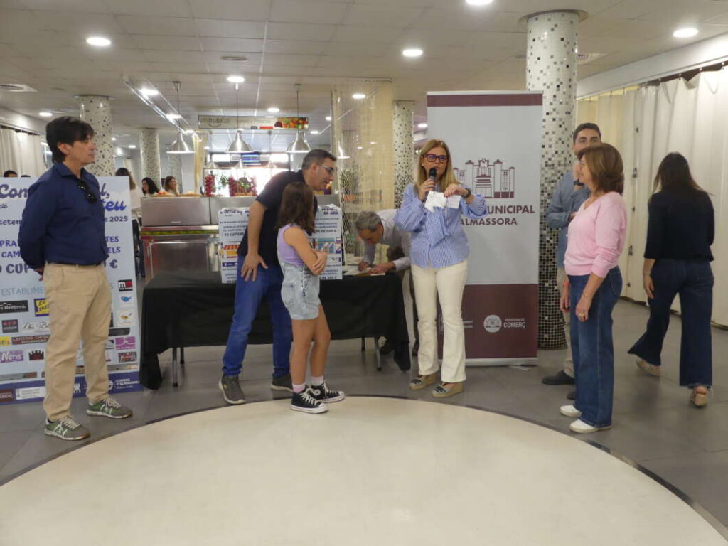 Almassora sorteja 10 vals de 300 euros per gastar en comerços locals