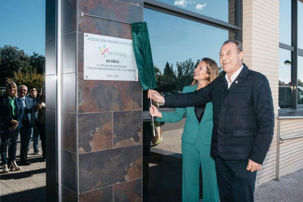 Carrasco asiste al 60 Aniversario de Afanias 031125