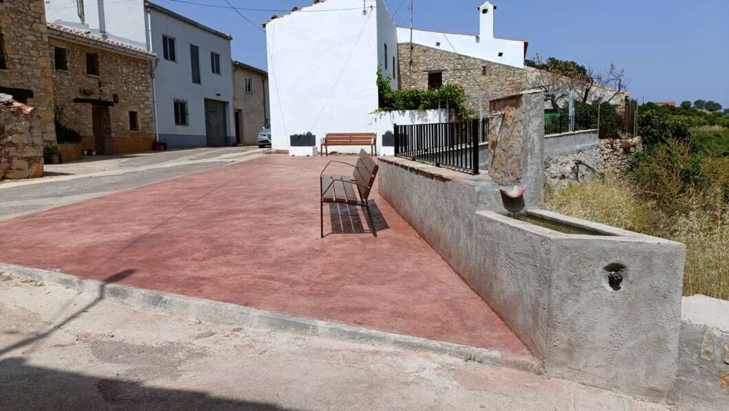 Millora de la plaça torre d'en besora